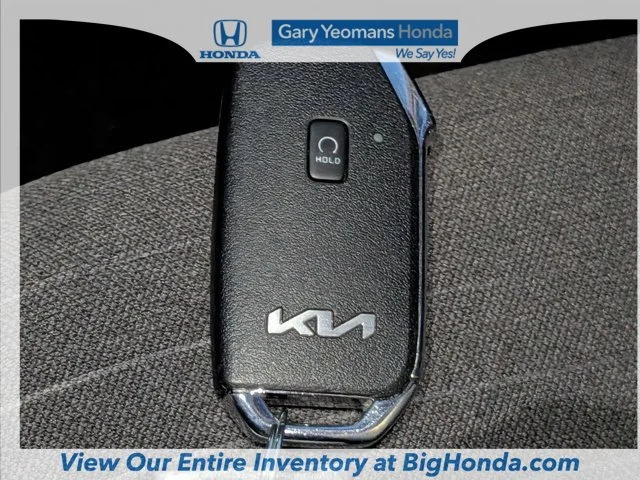 Certified Used 2022 White Kia Nightfall image 33