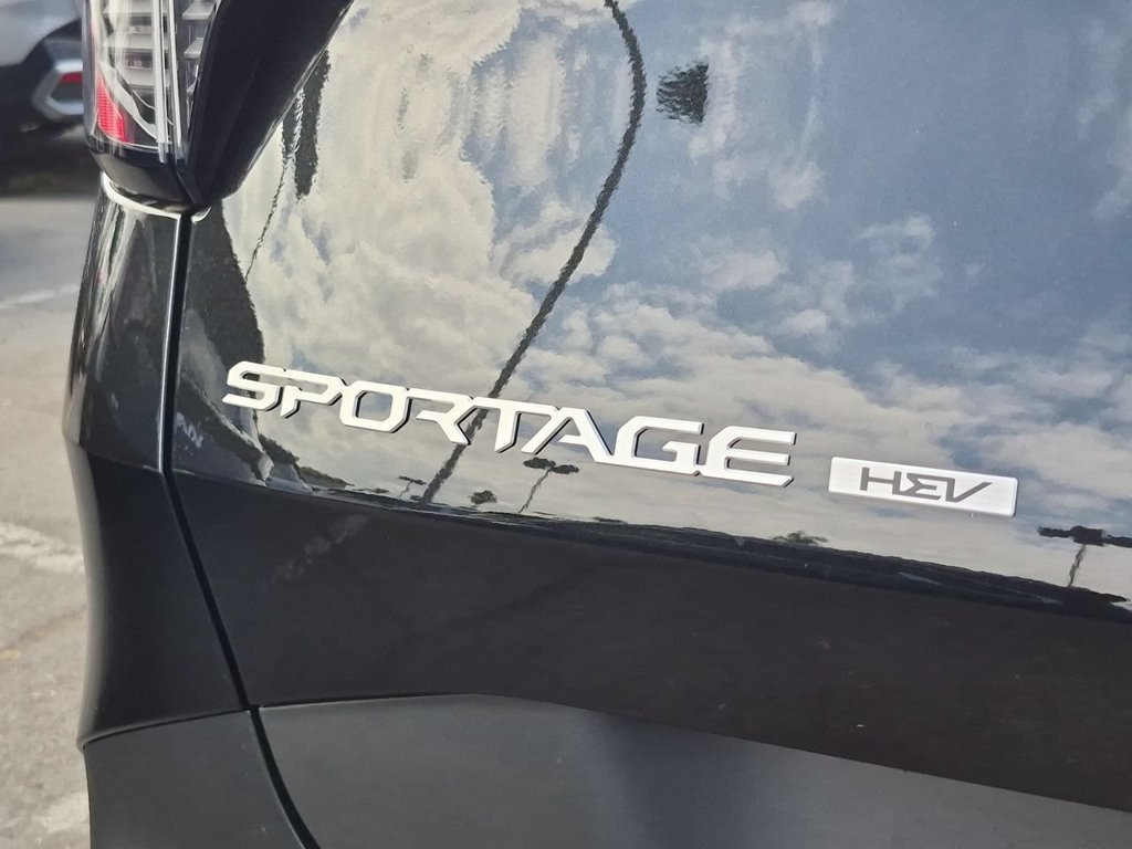 New 2027 Fusion Black Kia LX image 32
