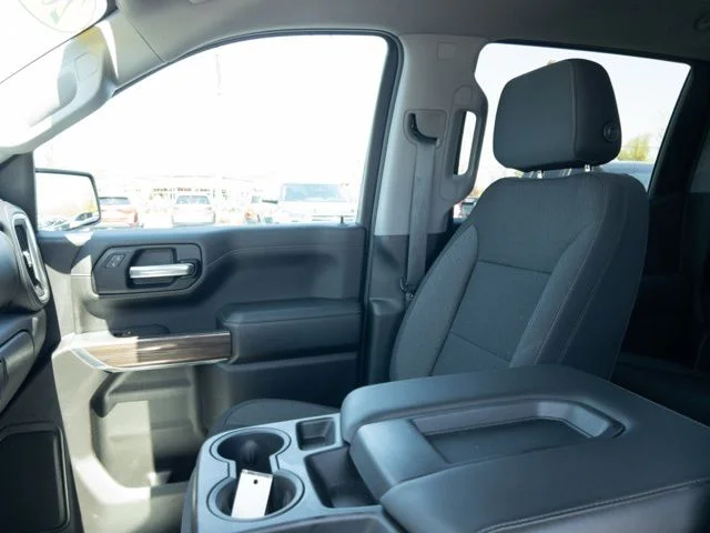 Used 2020 Silver Chevrolet LT image 30