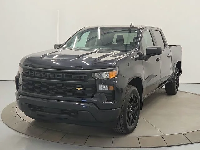 Used 2023 Gray Chevrolet Custom image 3