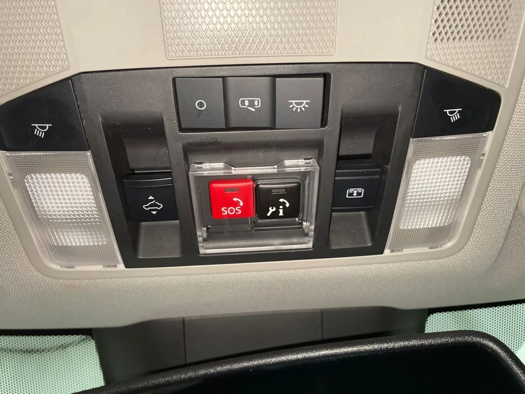 Used 2024 White Diamond Mitsubishi SE image 23