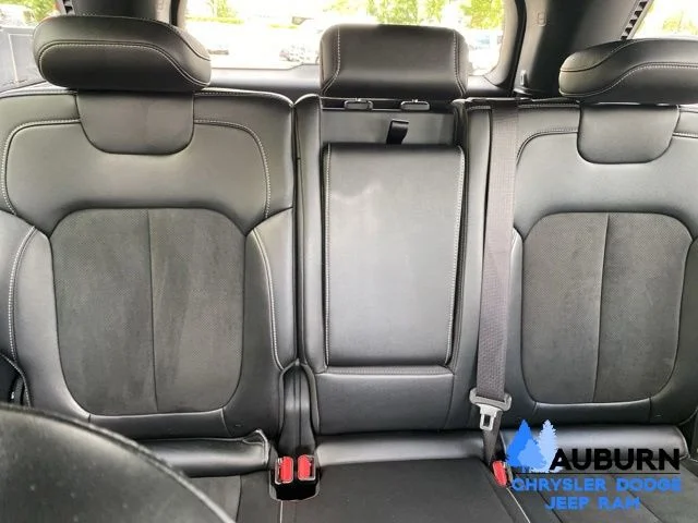 Used 2025 White Jeep Altitude image 21