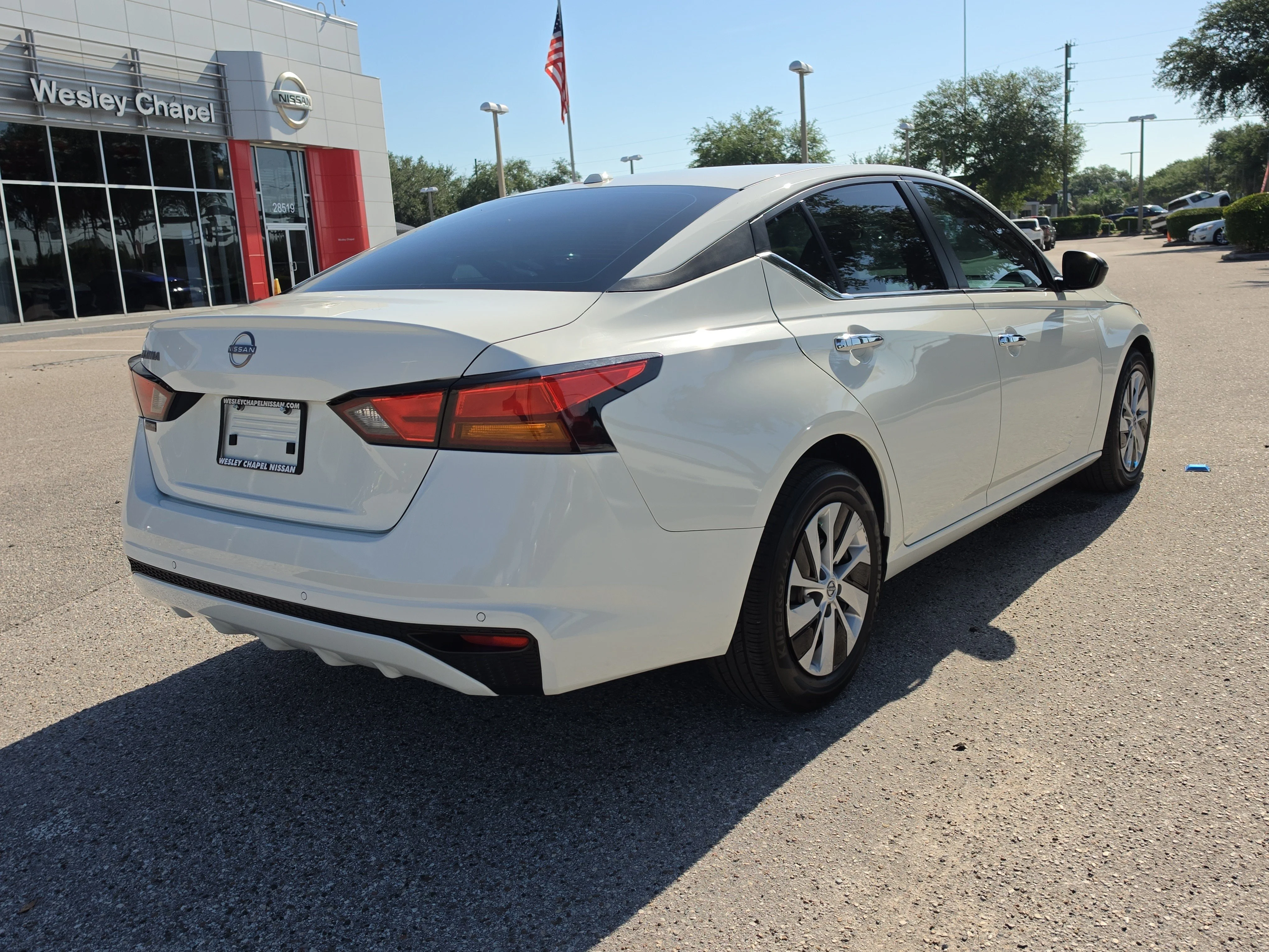 Certified Used 2025 Glacier White Nissan S image 8