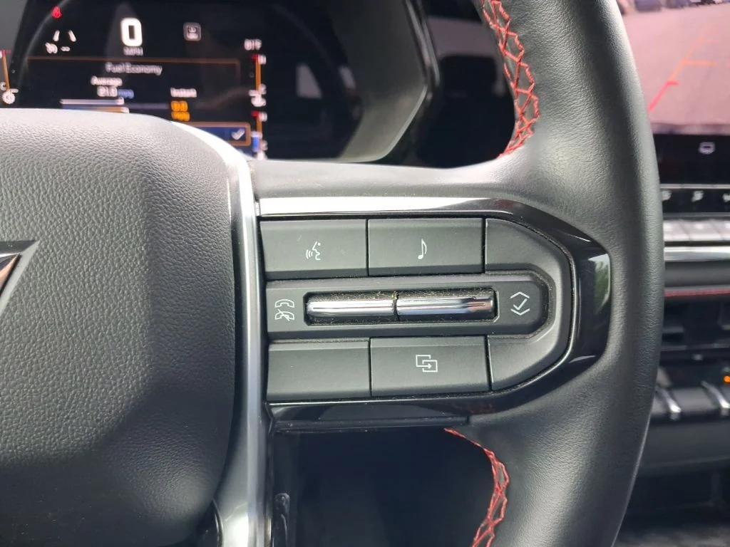 Used 2023 White Chevrolet Z71 image 30