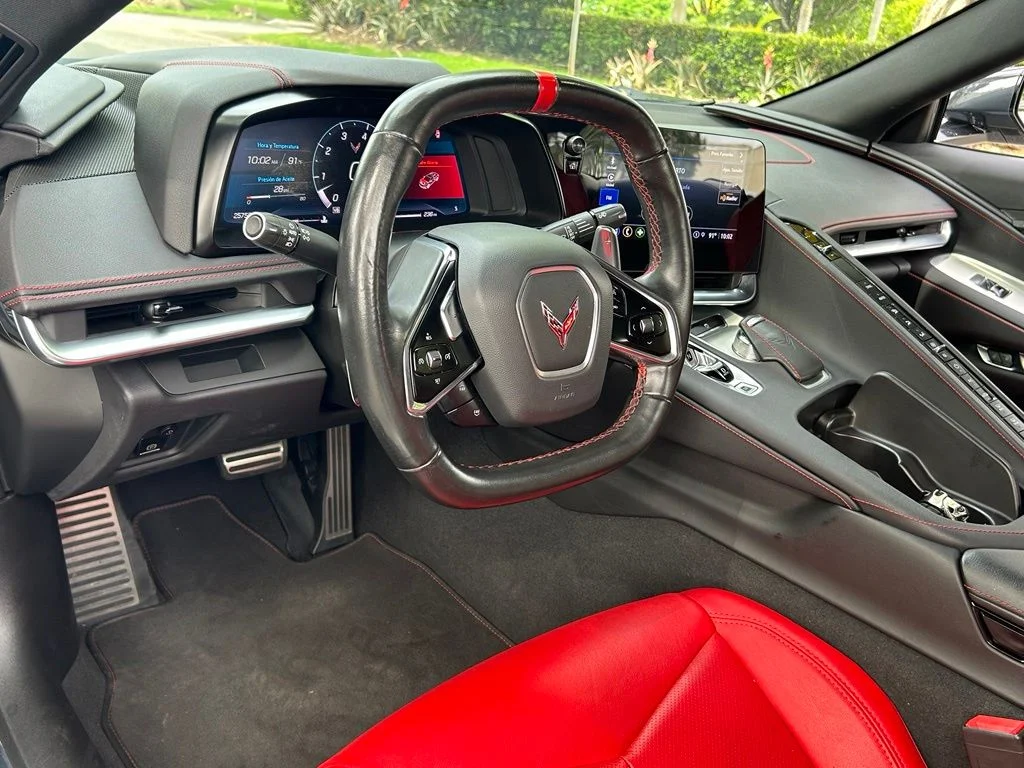 Used 2021 Gray Chevrolet Stingray image 16