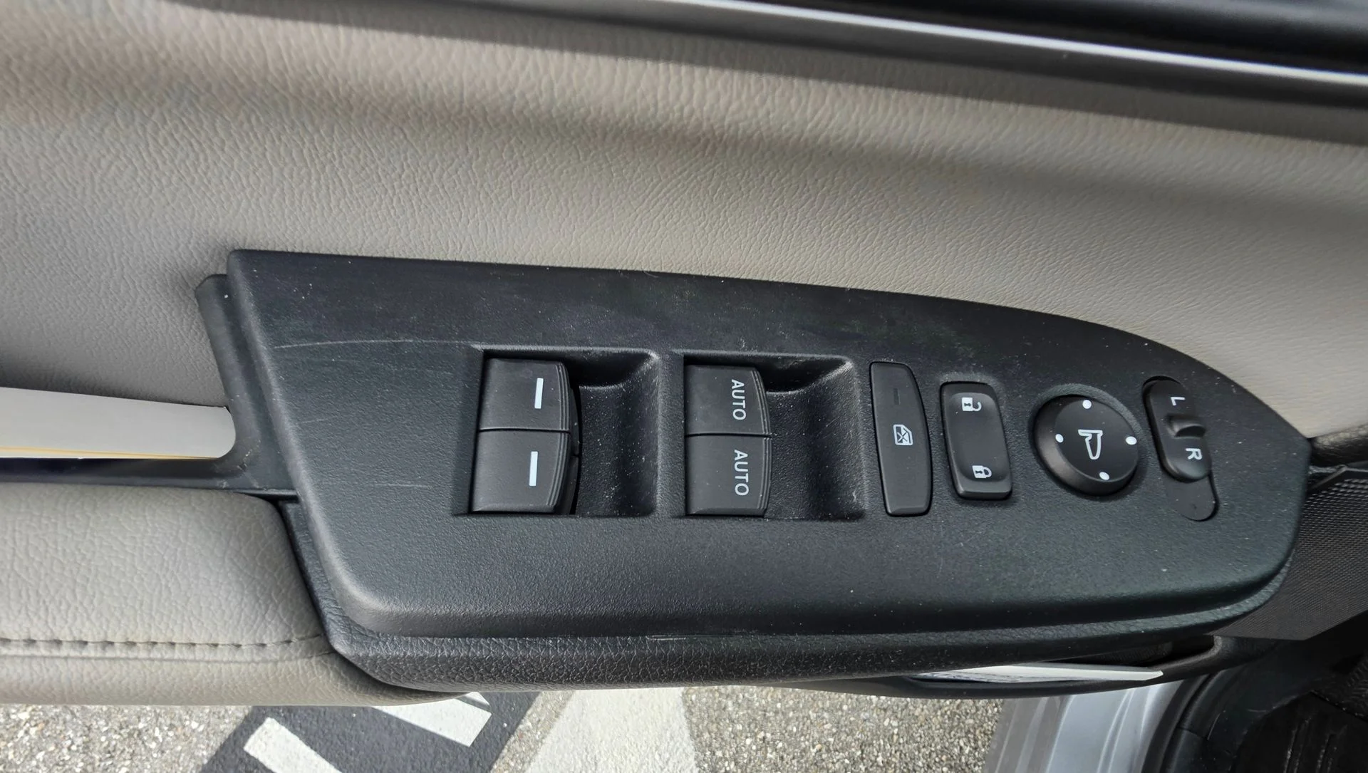 Used 2021  Honda EX-L image 15