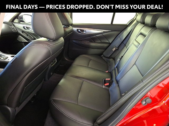 Used 2022 Red INFINITI LUXE image 12
