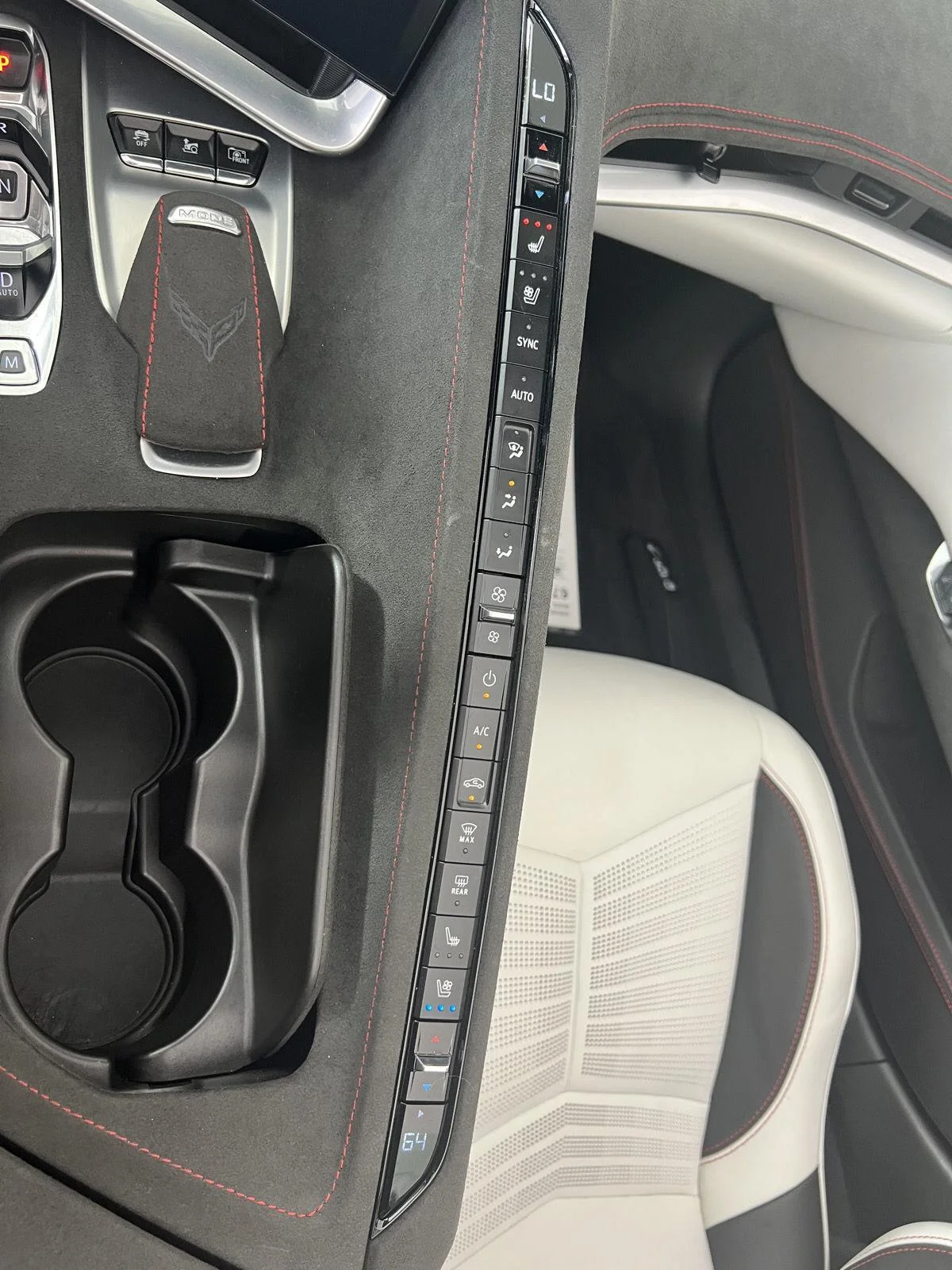Used 2023 White Pearl Metallic Tricoat Chevrolet Stingray image 16