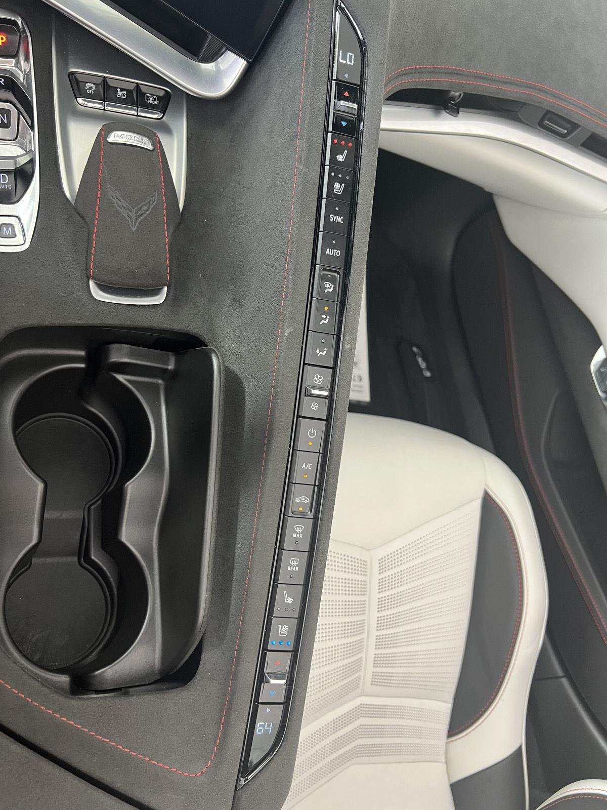 Used 2023 White Pearl Metallic Tricoat Chevrolet Stingray image 16