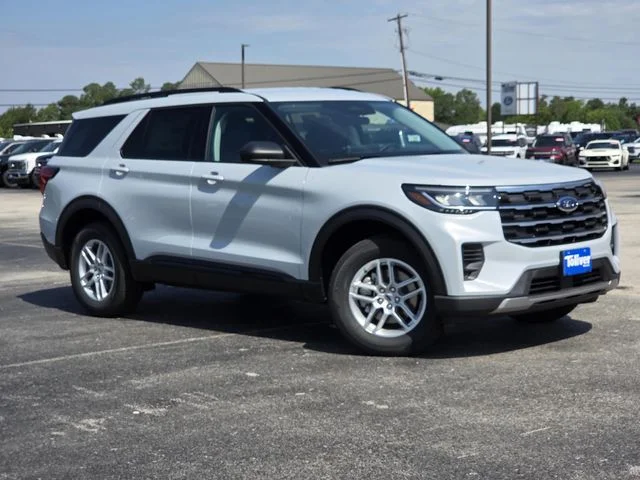 New 2026 Space White Metallic Ford Active image 2