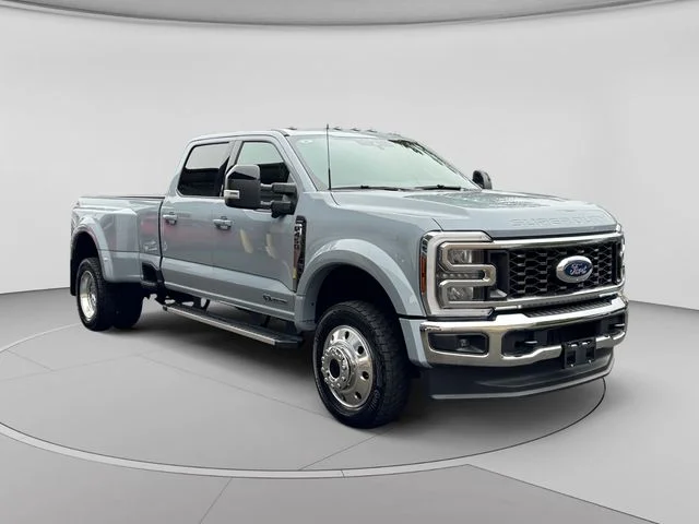 Used 2025  Ford Lariat image 7