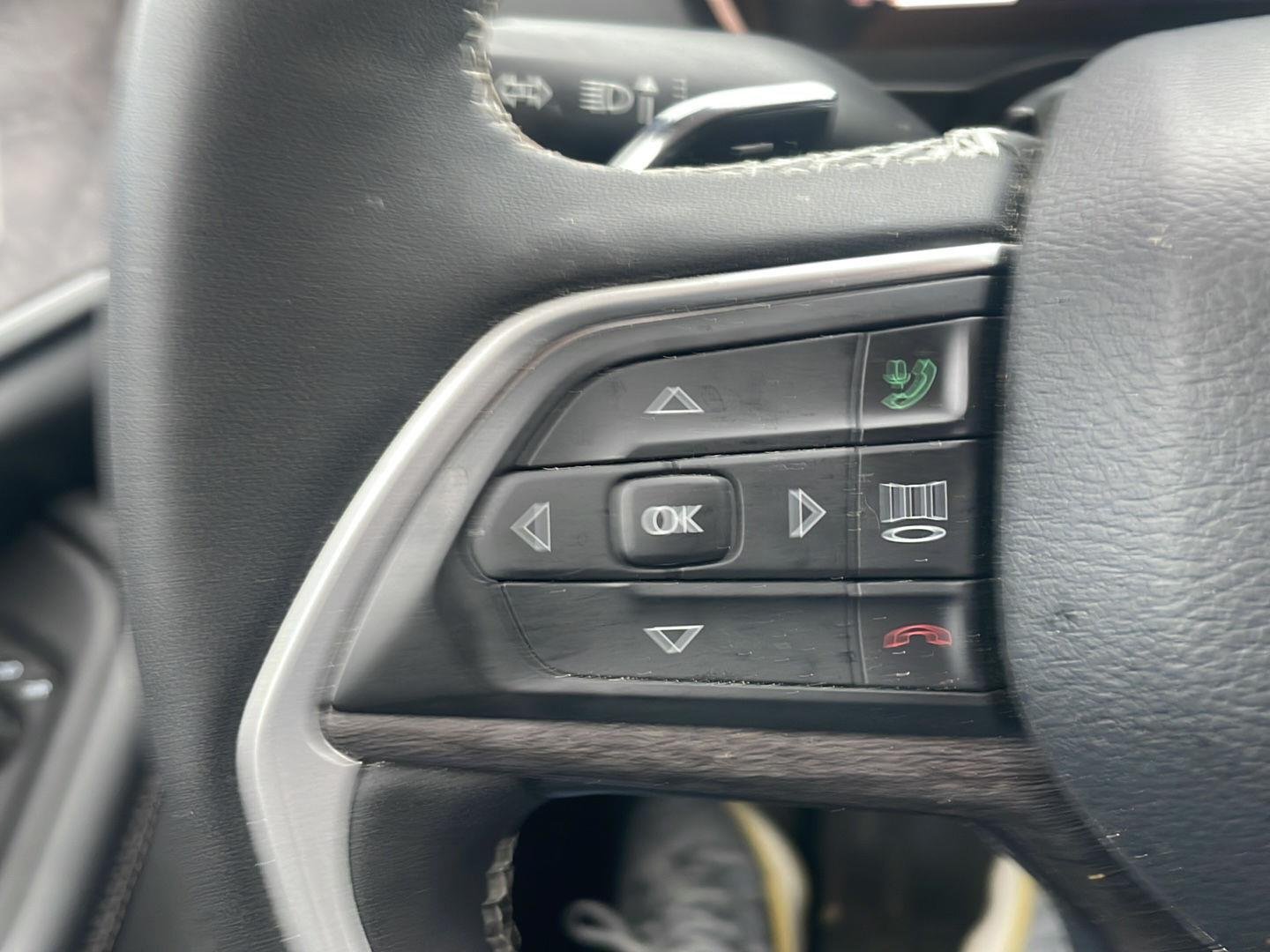 Used 2023 Velvet Red Pearlcoat Jeep Limited image 6