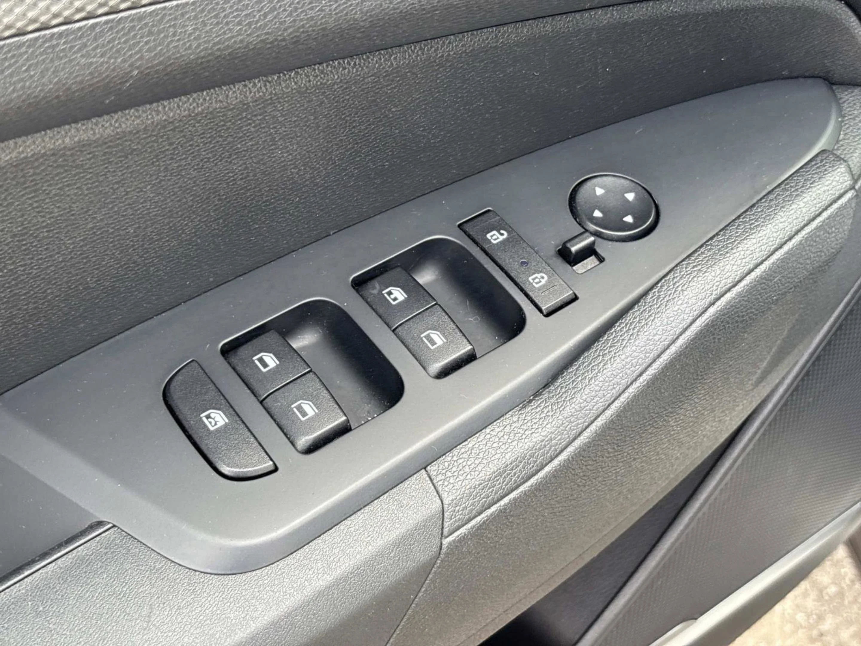 2024 Kia Sportage LX - Photo 24
