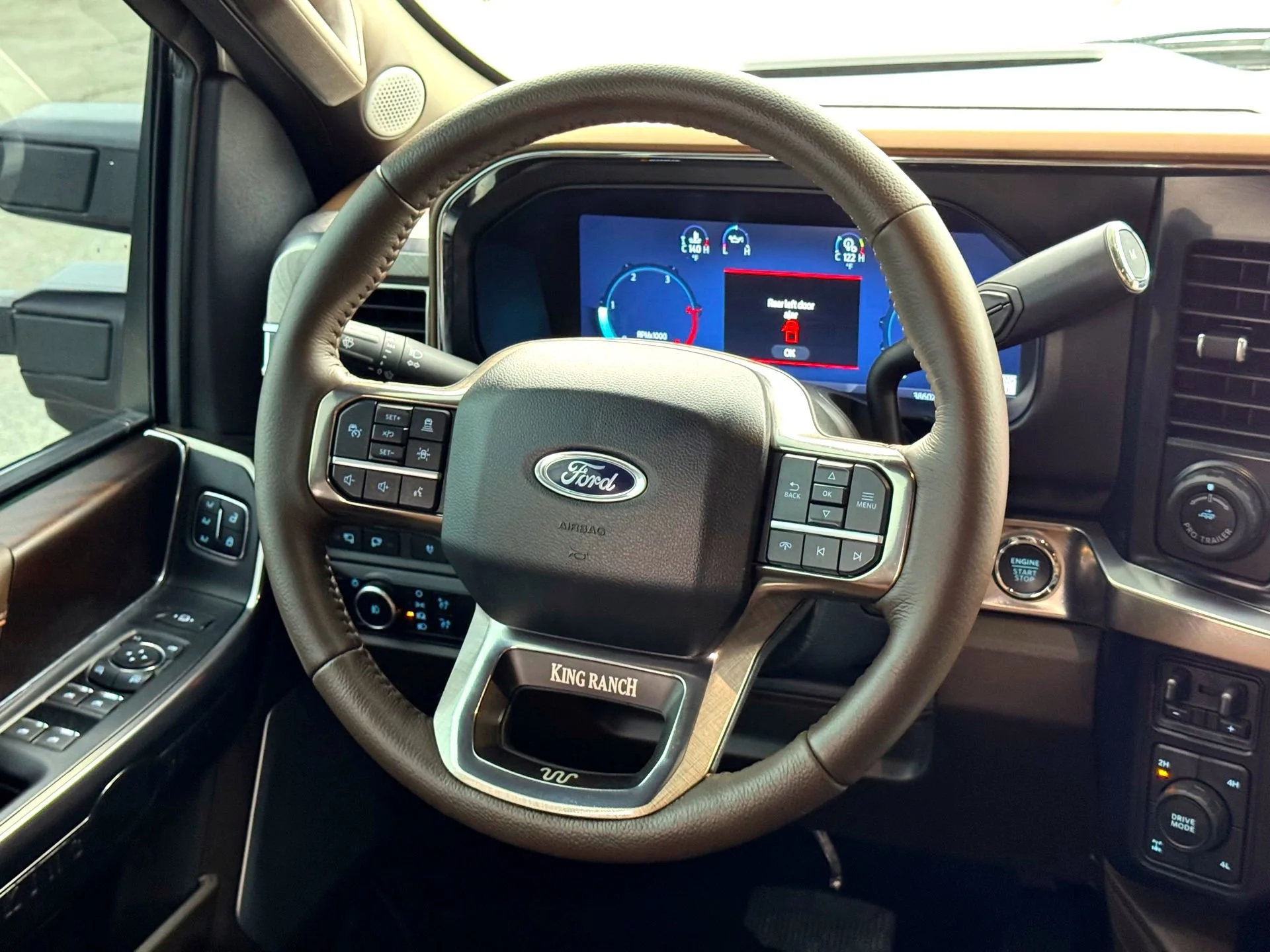 Used 2024  Ford King Ranch image 22