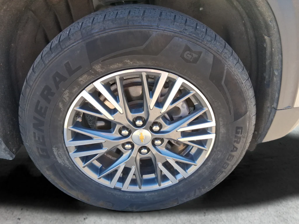 Used 2024 Gray Chevrolet LT image 18