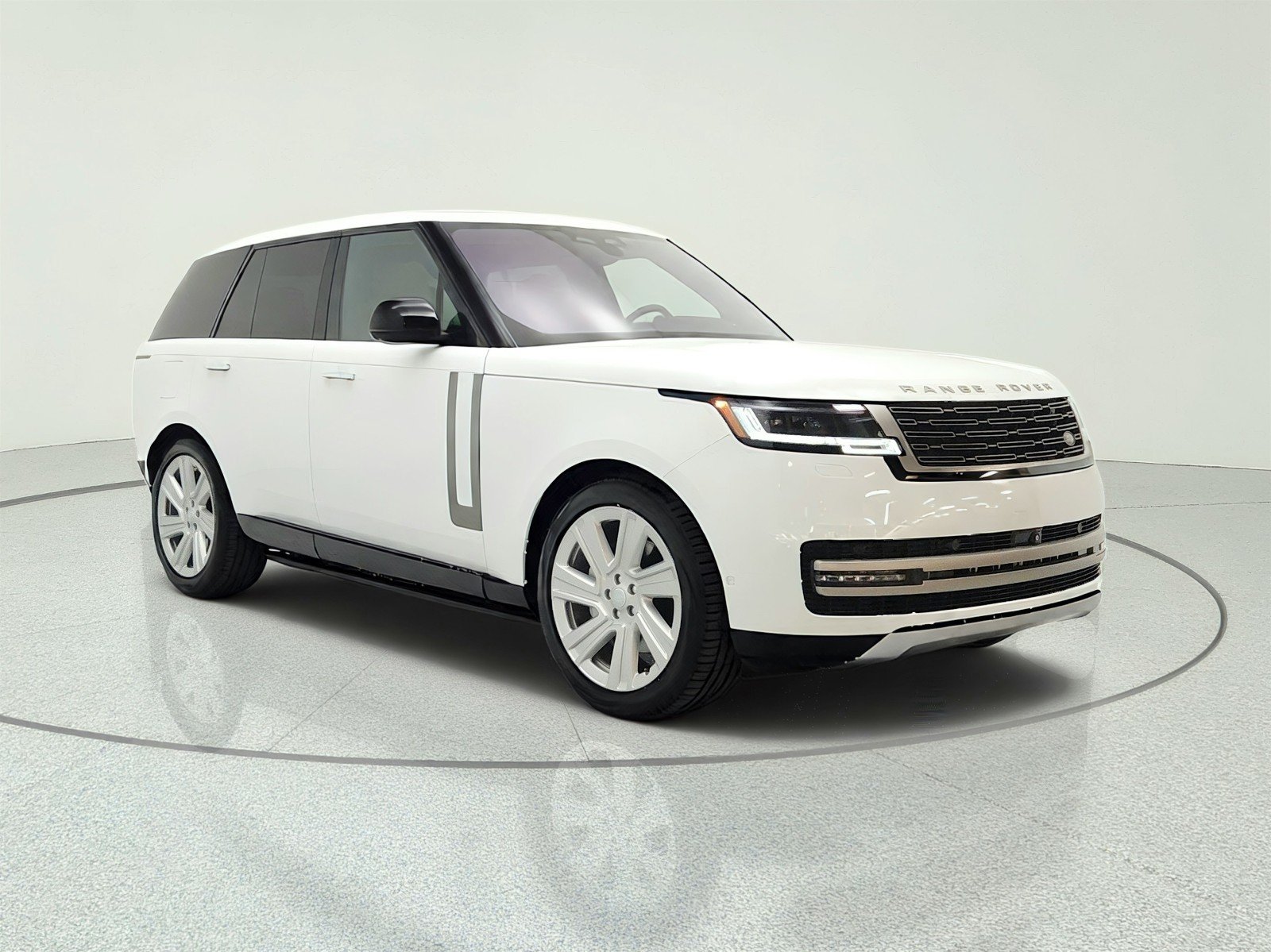 Used 2023 Fuji White Land Rover P400 SE SWB image 3