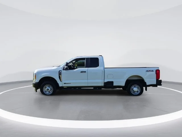 Used 2023 White Ford XL image 5