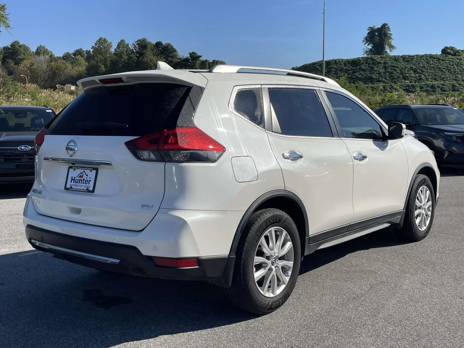 Used 2020 Pearl White Tricoat Nissan SV image 28