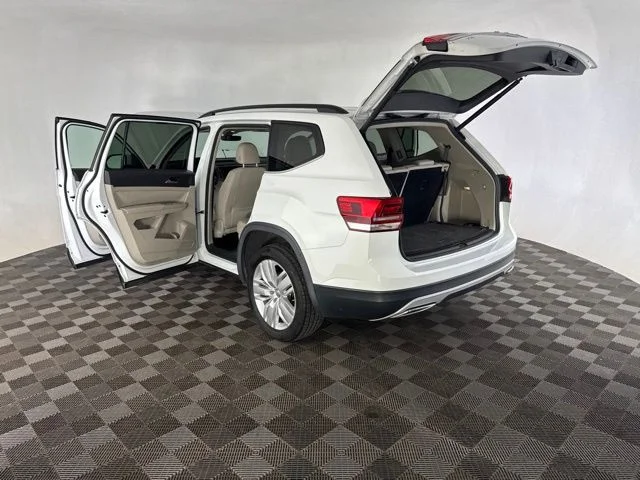 Used 2020 White Volkswagen 2.0T SE w/Technology image 19