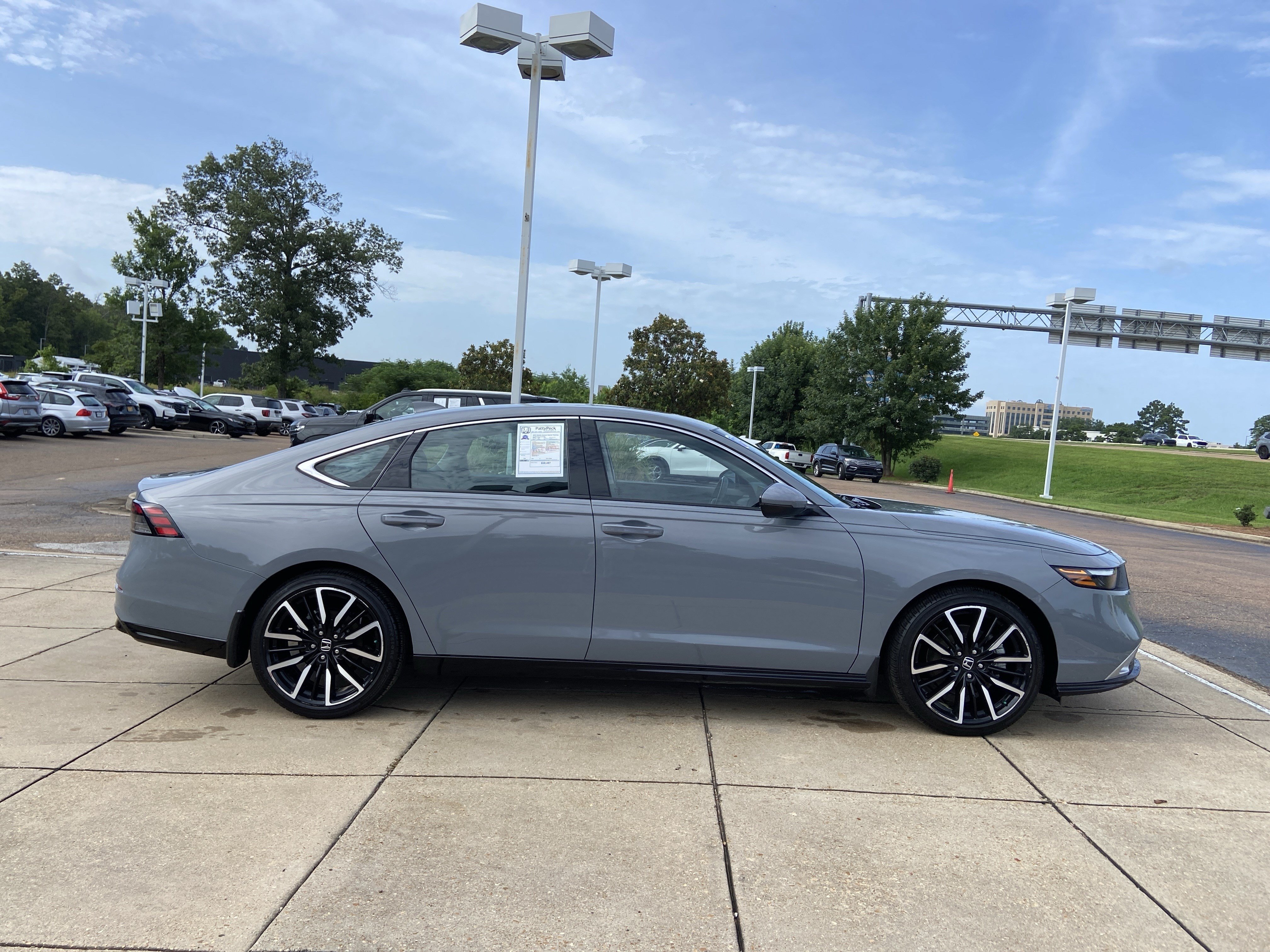 Used 2023 Urban Gray Pearl Honda Touring image 13