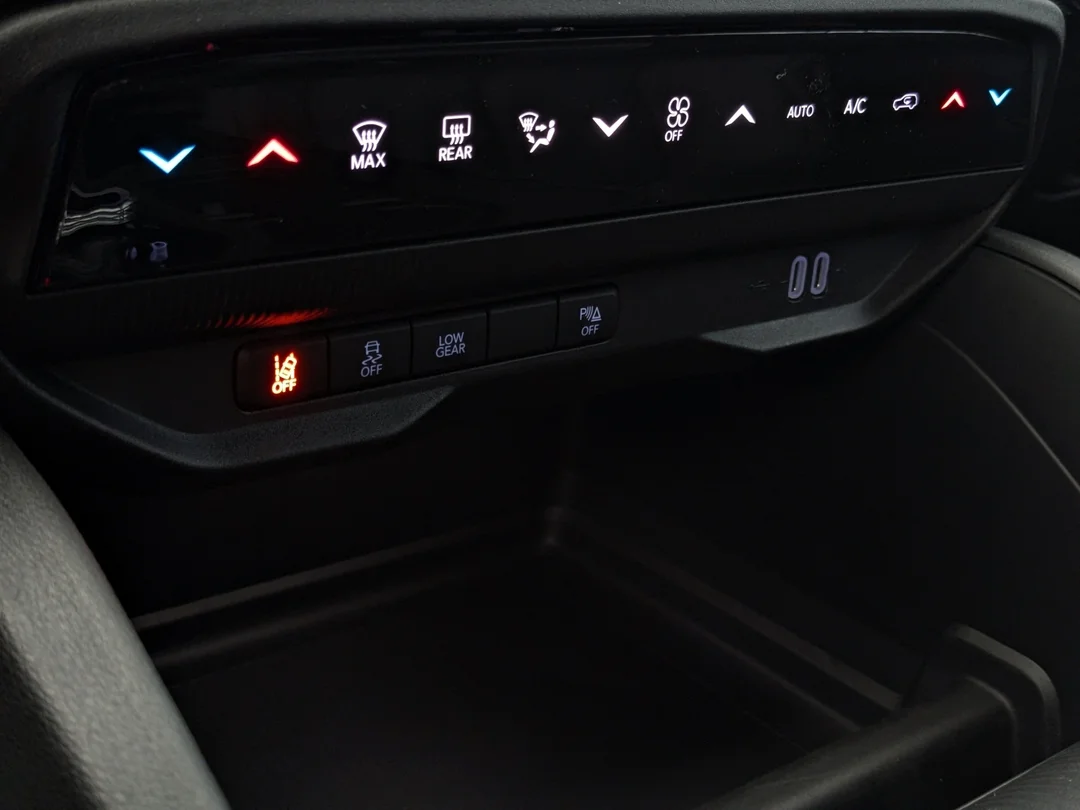 New 2026 Black Jeep Limited - - 4x4 - Limited Pkg (23G) - Mopar Interior Protection Pkg & More! image 21