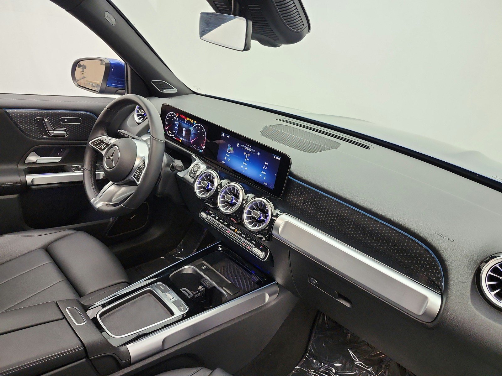 Used 2024 Starling Blue Metallic Mercedes-Benz GLB 250 4MATIC® SUV image 19