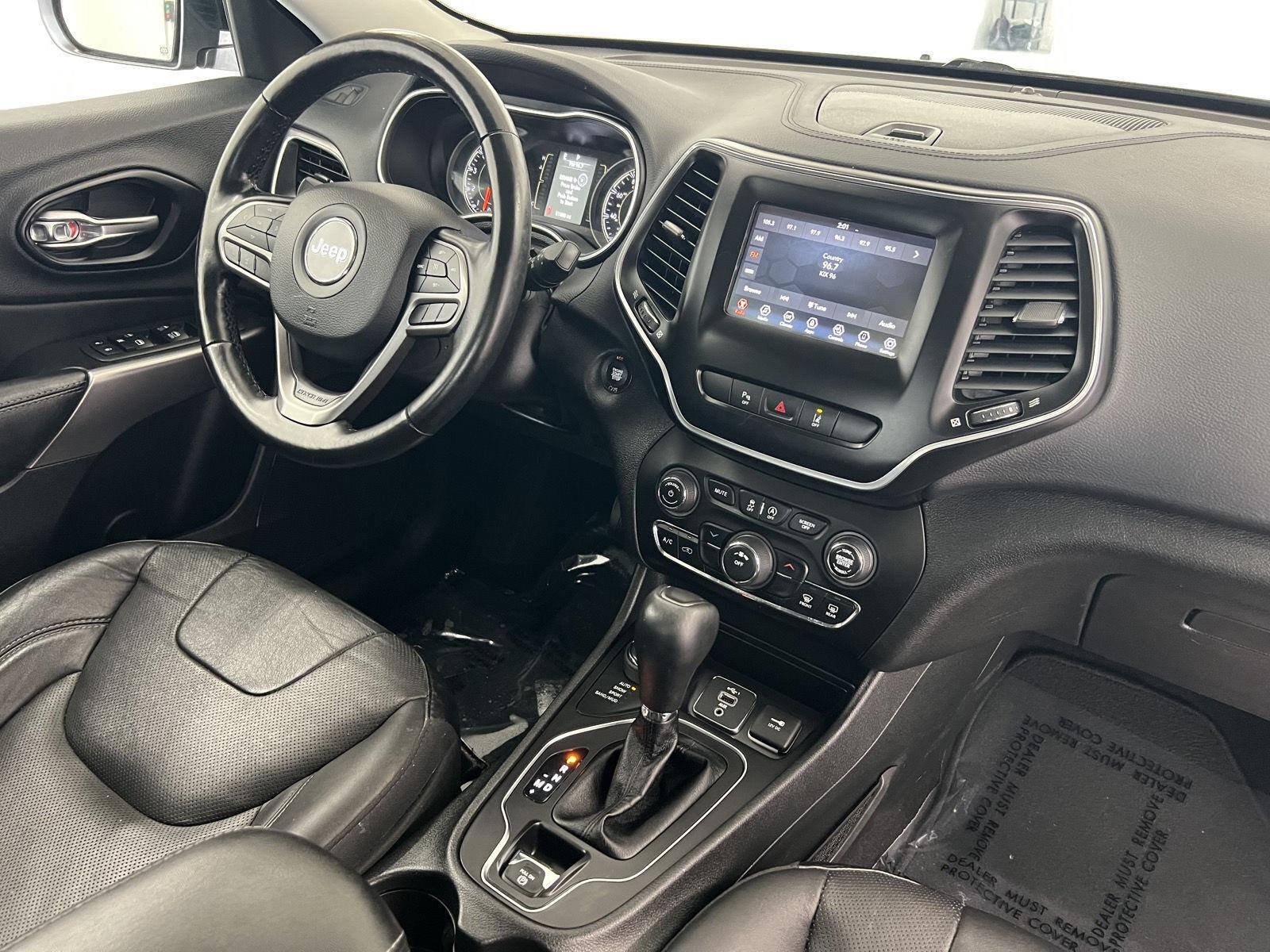 2021 Jeep Cherokee Latitude Lux - Photo 28