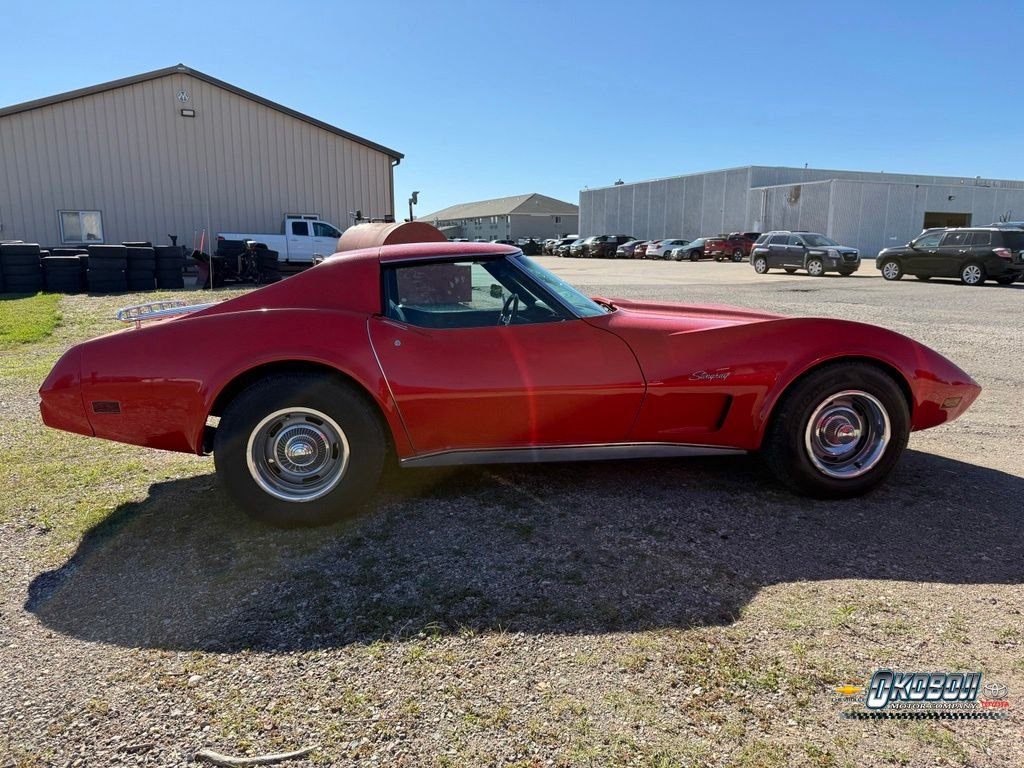 Used 1976 Red Chevrolet L48 image 2