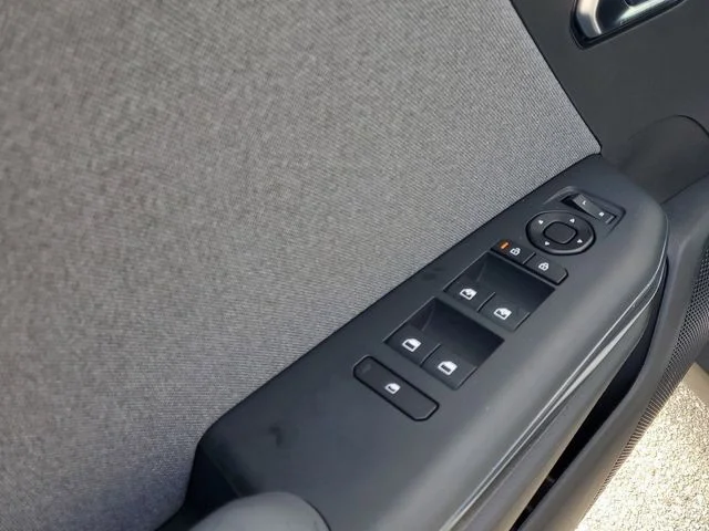 New 2025 Snow White Pearl Kia EX image 6