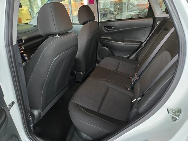 Used 2023 White Hyundai SEL image 16