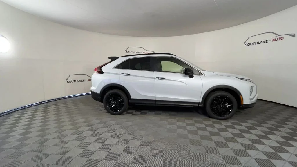 New 2025 White Mitsubishi BLACK EDITION 1.5T S-AWC image 10