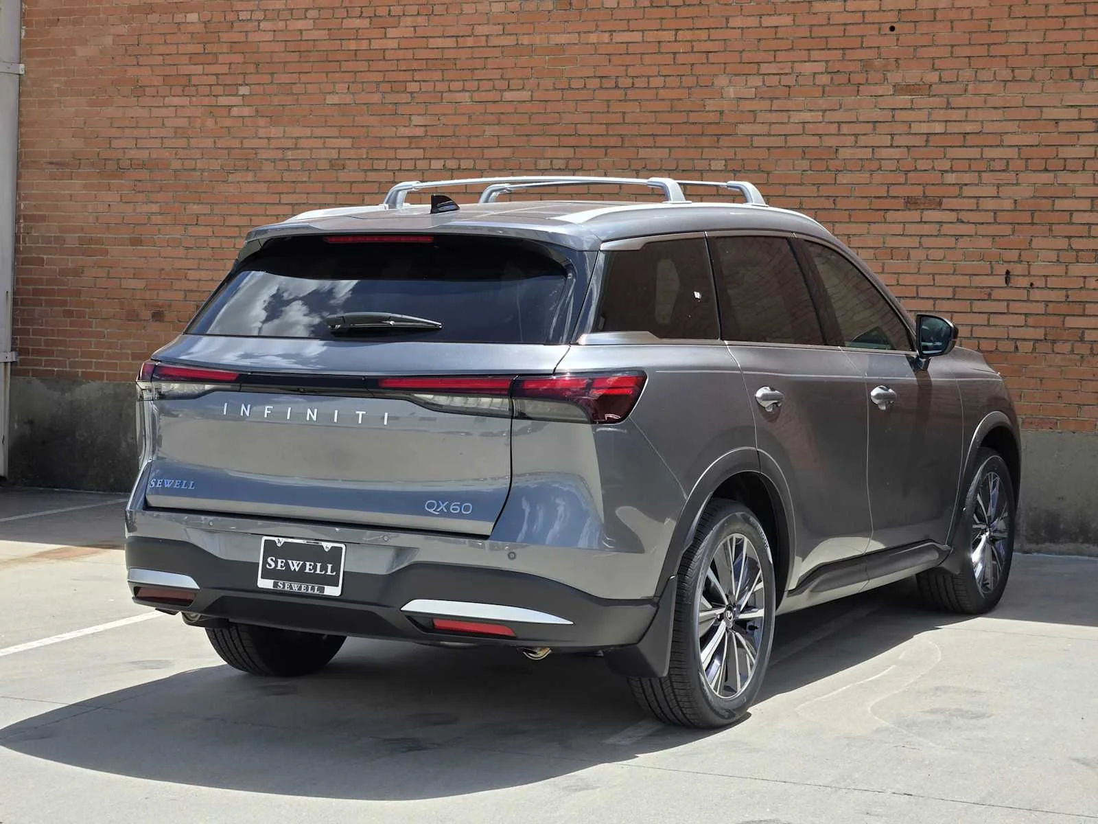New 2027 GRAPHITE SHADOW INFINITI Luxe FWD image 4