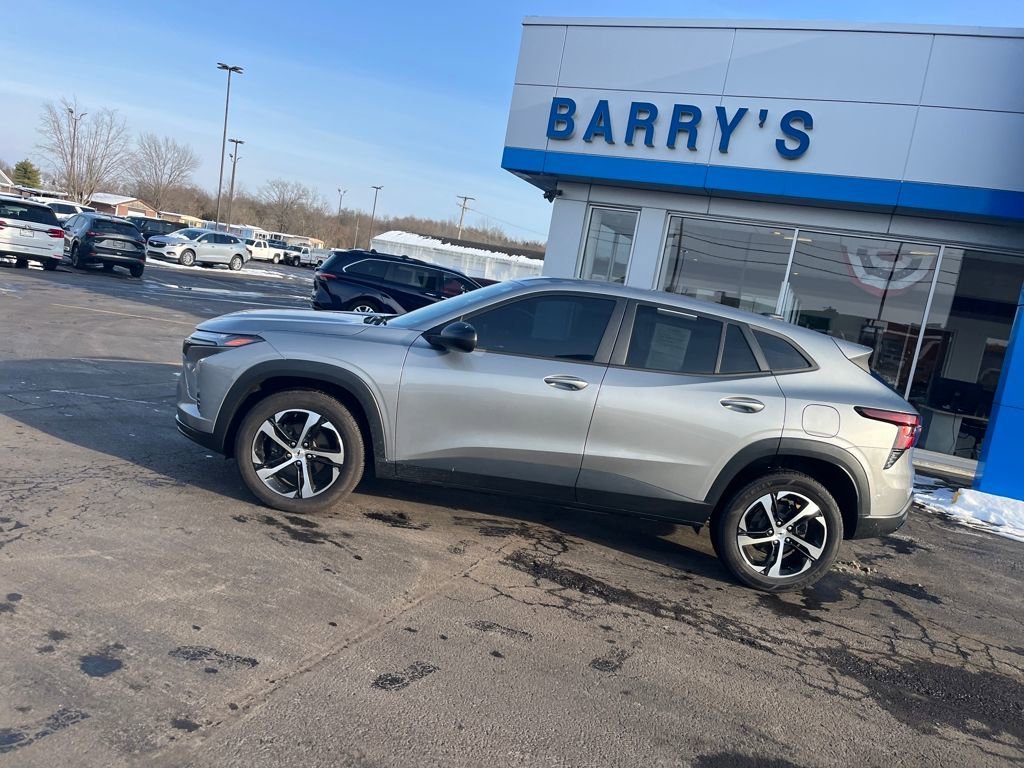 Used 2024 Chevrolet Trax RS with VIN KL77LGE29RC002668 for sale in West Union, OH