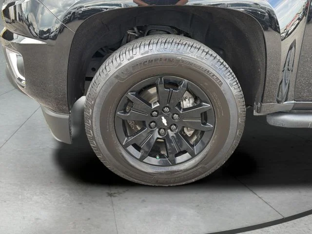 Used 2018 Black Chevrolet Z71 image 29