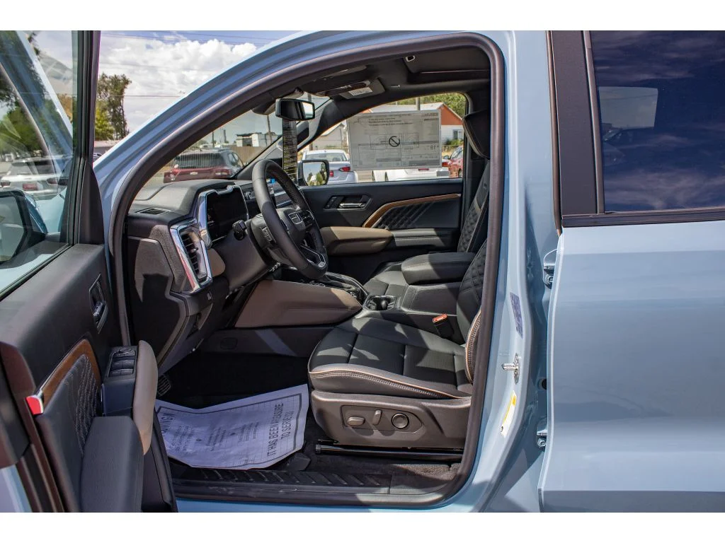 New 2026 GLACIER METALLIC GMC 4WD Denali image 28