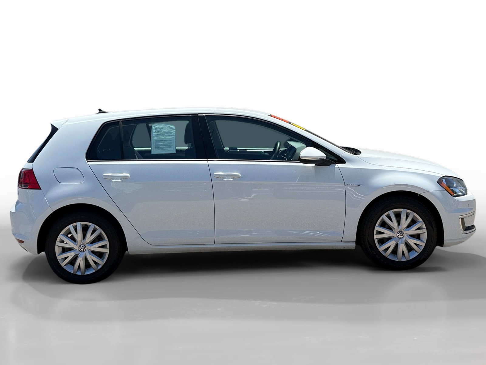 Used 2015 Pure White VOLKSWAGEN Limited Edition image 6