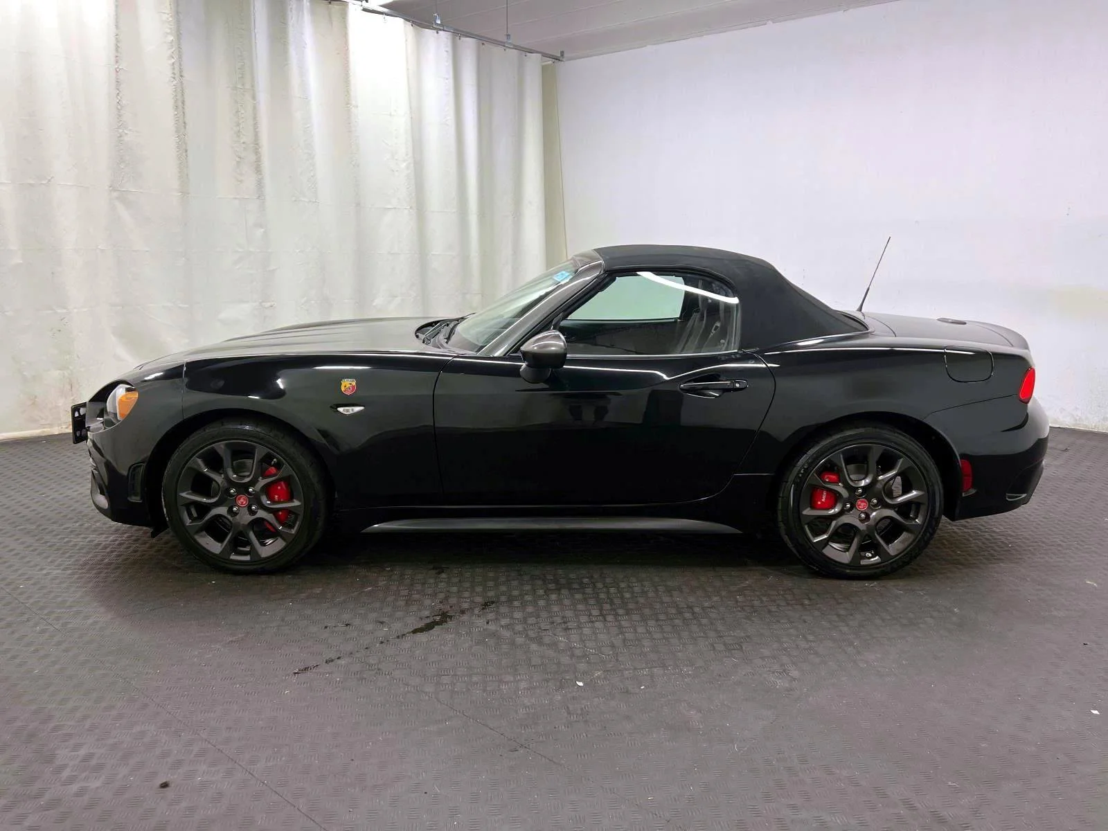 2017 FIAT 124 Spider Abarth - Photo 9