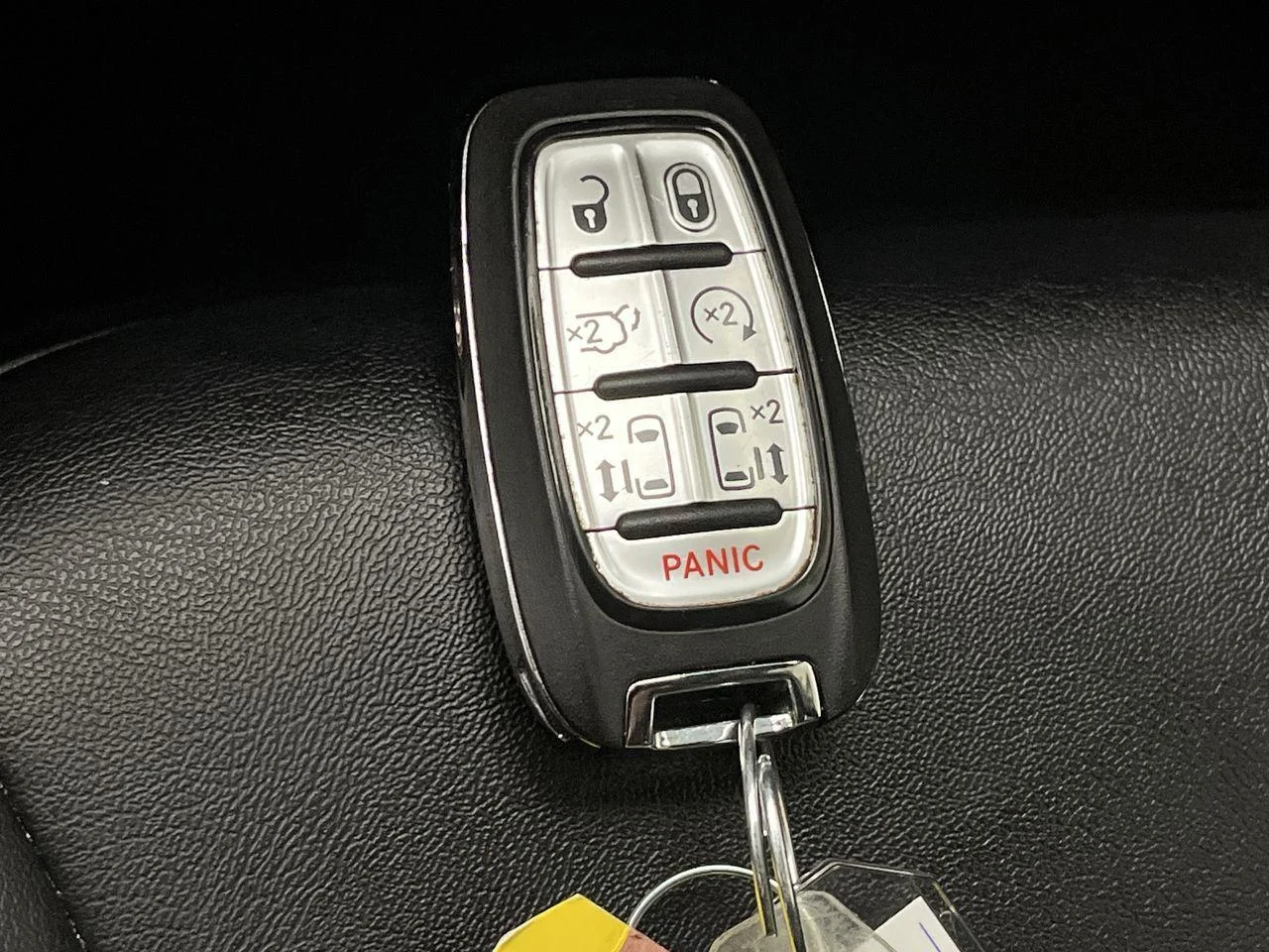 2025 Chrysler Pacifica Select - Photo 26