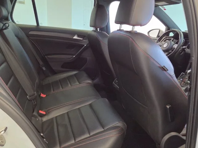 Used 2019  Volkswagen 2.0T SE image 17