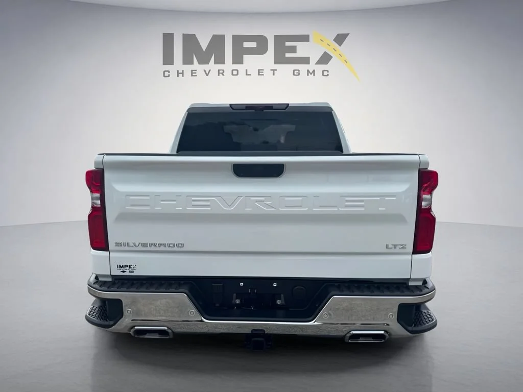 Used 2025 Summit White Chevrolet LTZ image 4