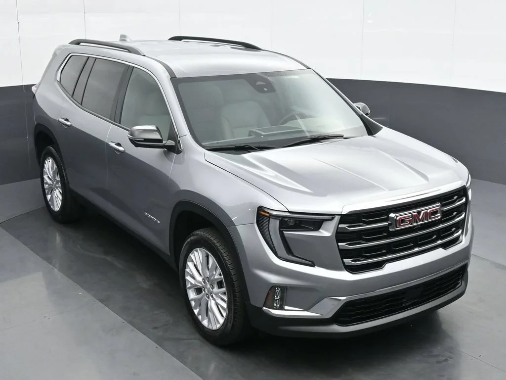 Used 2026 Silver GMC Elevation image 25
