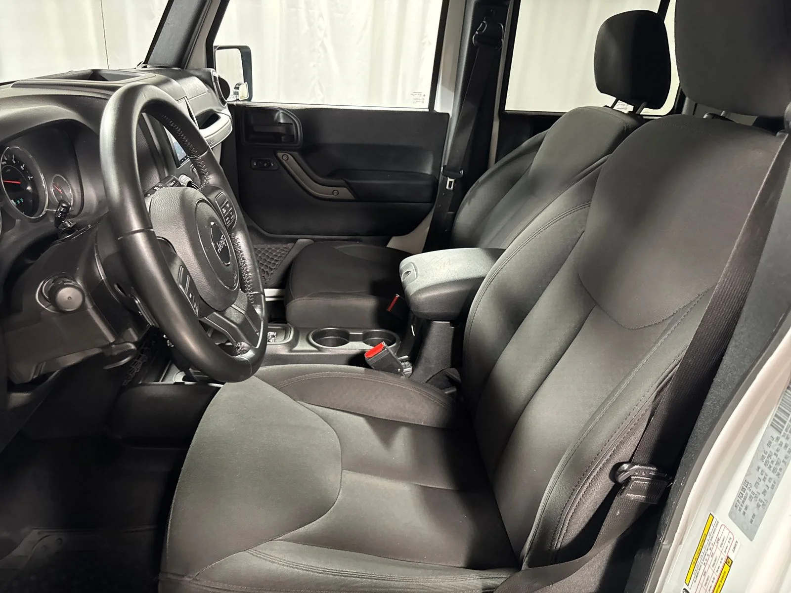 Used 2018 Bright White Clearcoat Jeep Unlimited Sport image 3