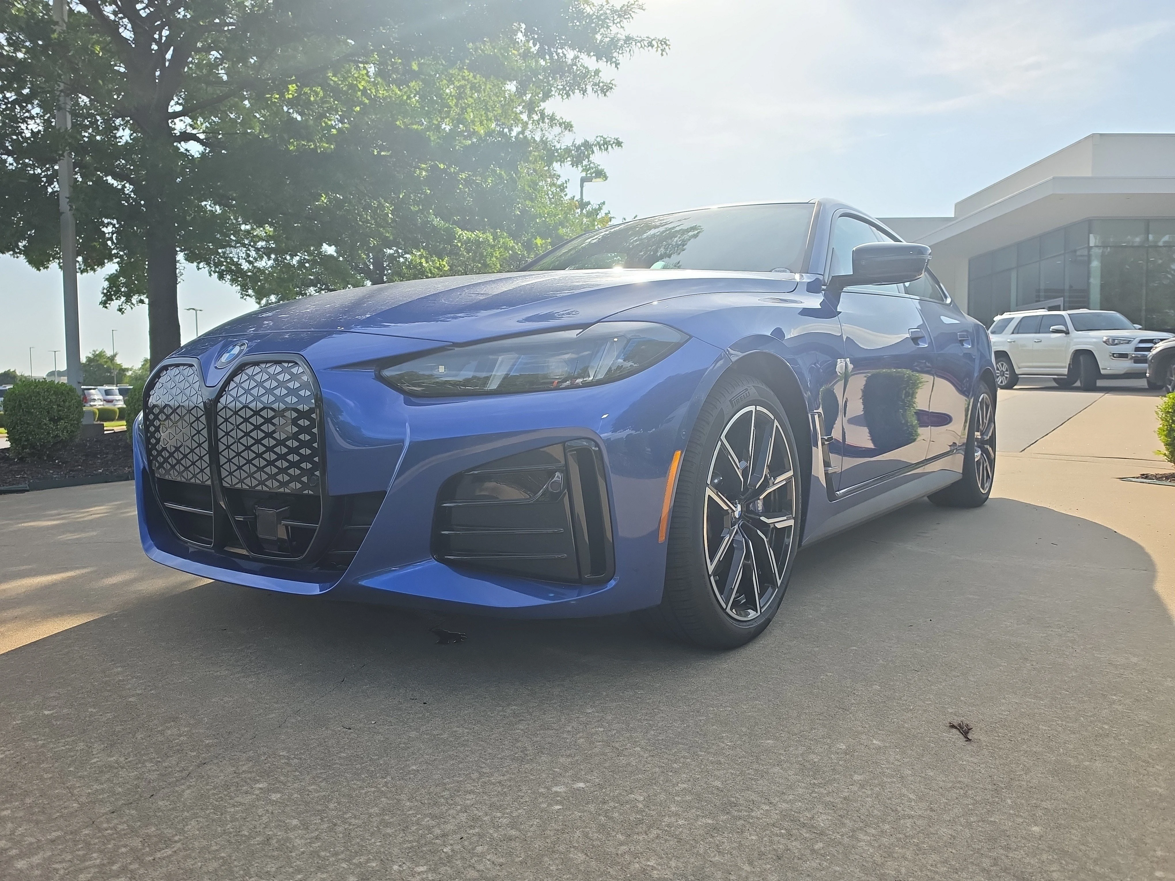New 2026 PORTIMAO BLUE BMW xDrive40 image 1