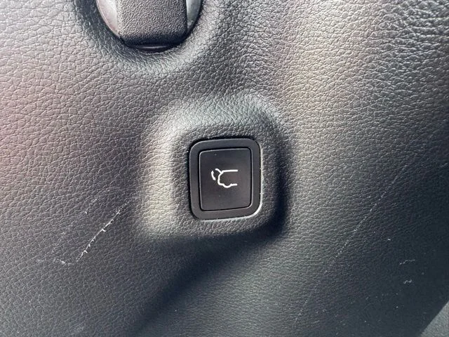 Used 2018 White Jeep Limited image 10
