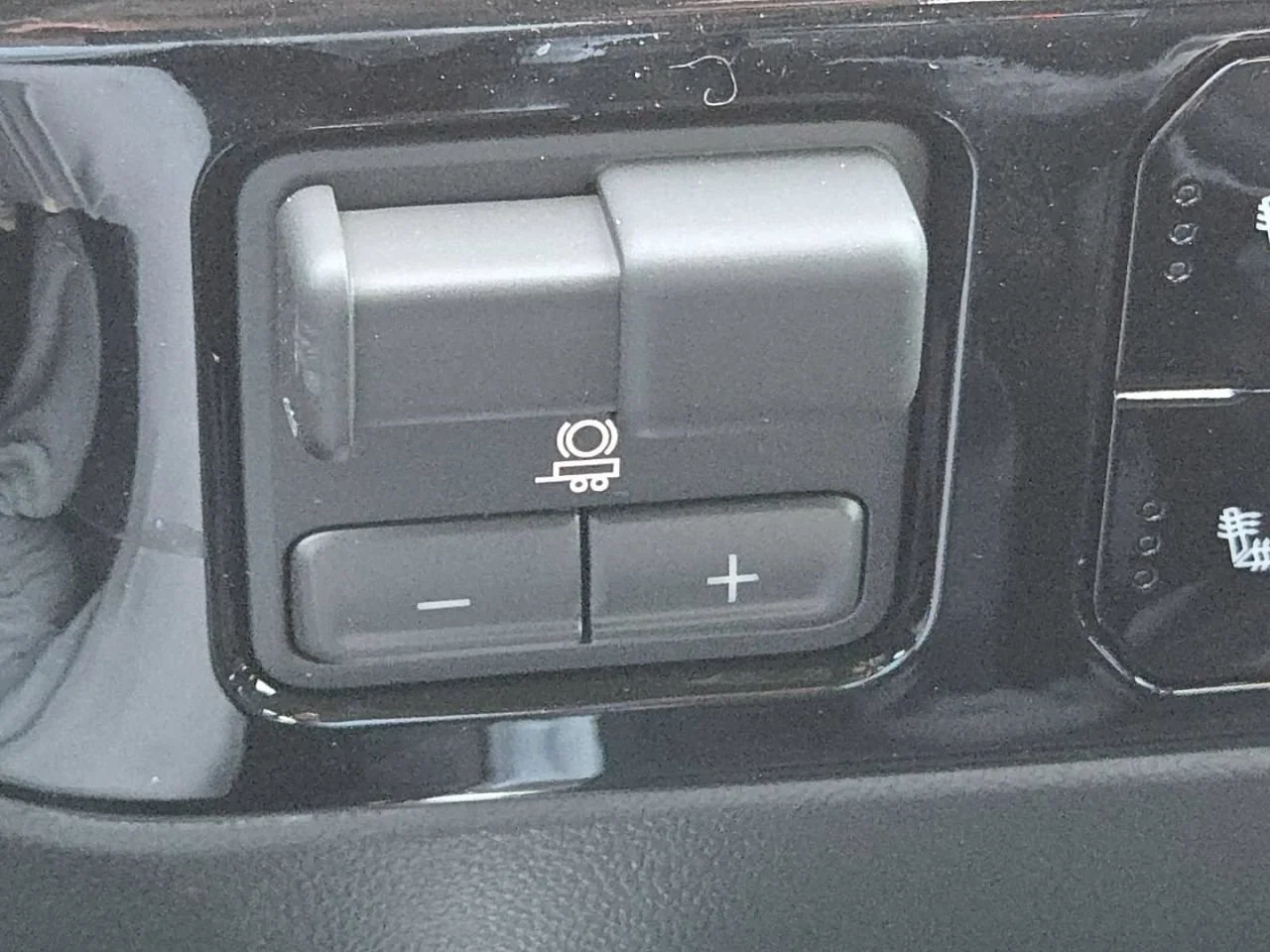 New 2026 Sterling Metallic GMC Elevation image 10