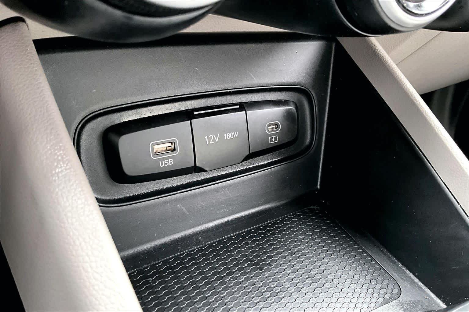 2025 Hyundai Venue SEL - Photo 34