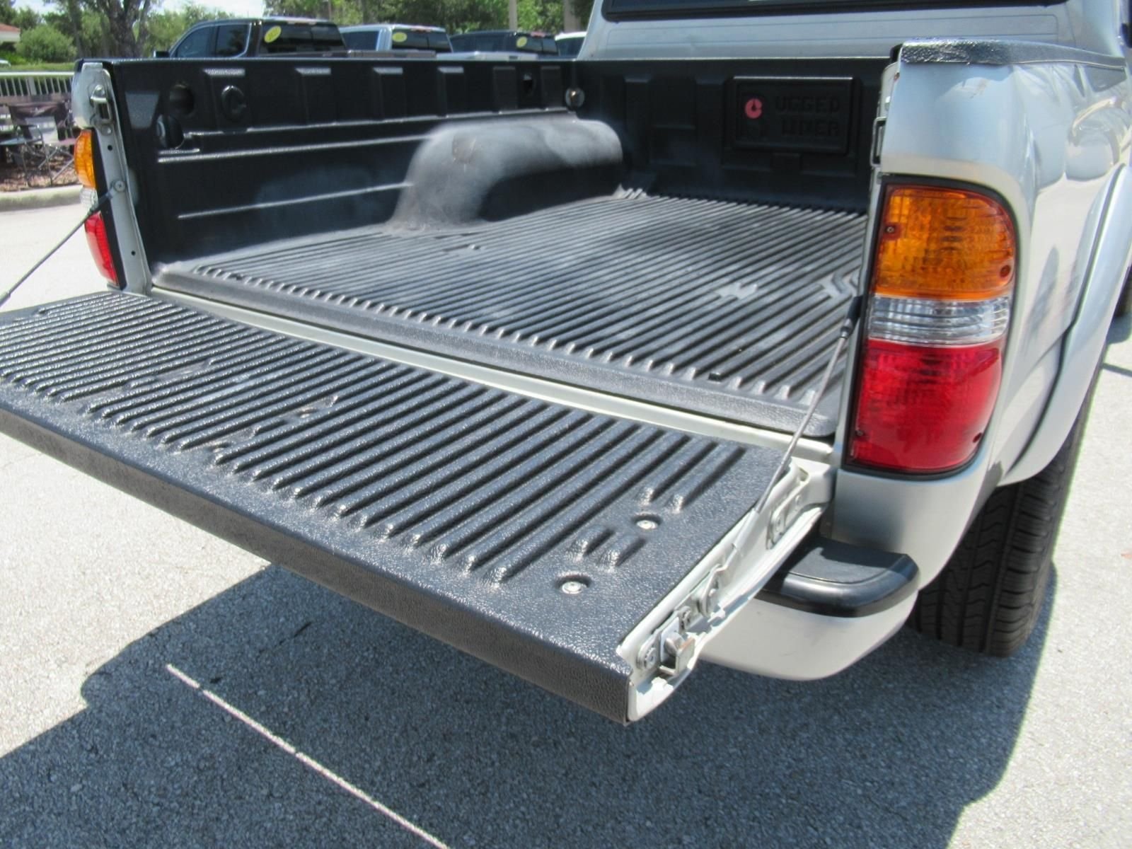 Used 2004 Silver Toyota PreRunner image 9