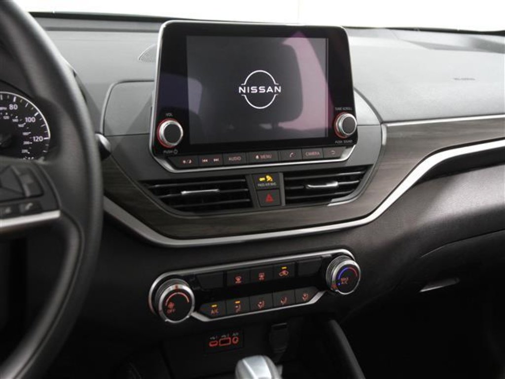2023 Nissan Altima SV - Photo 9