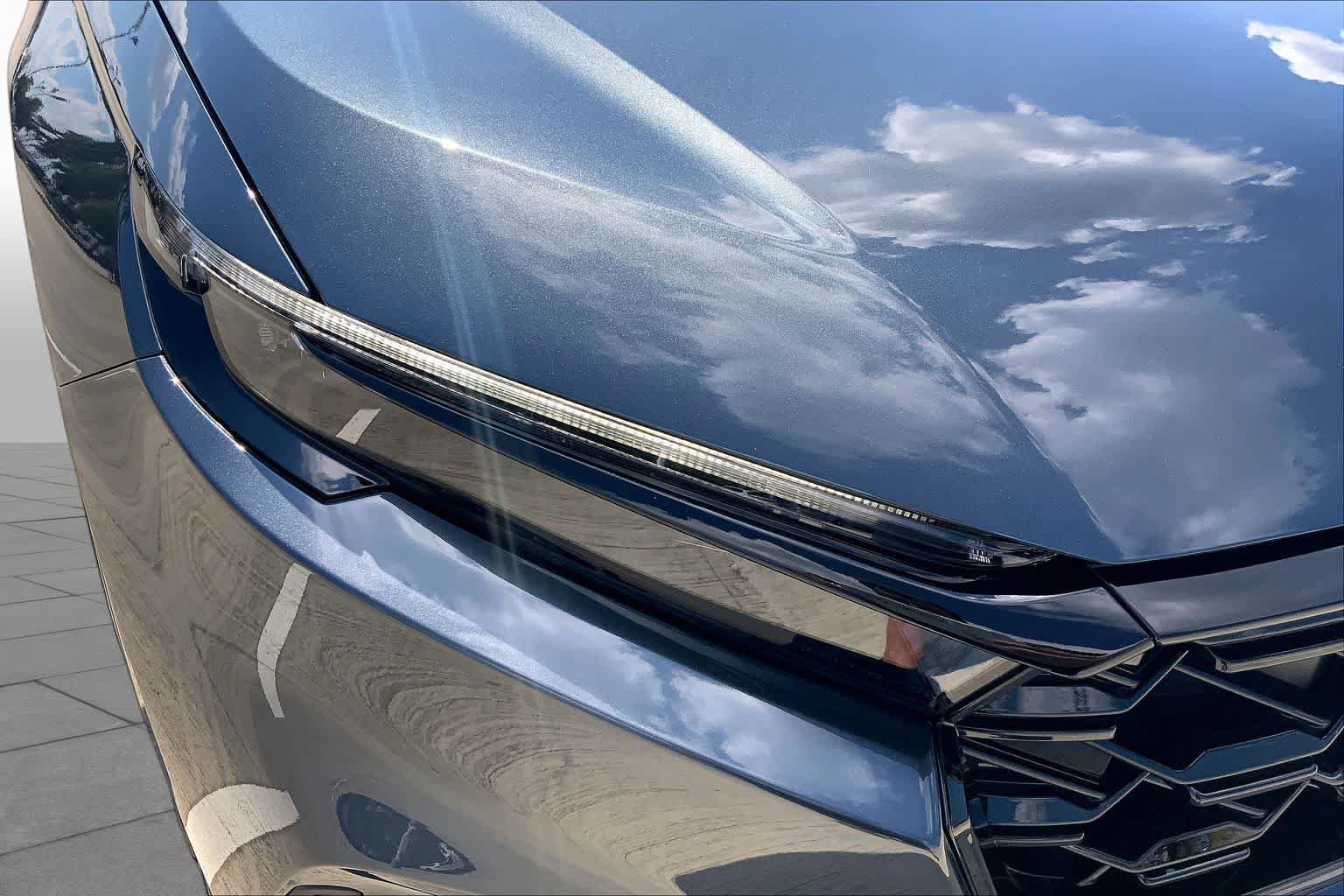 New 2027 Meteorite Gray Metallic Honda Sport Touring Hybrid AWD image 13