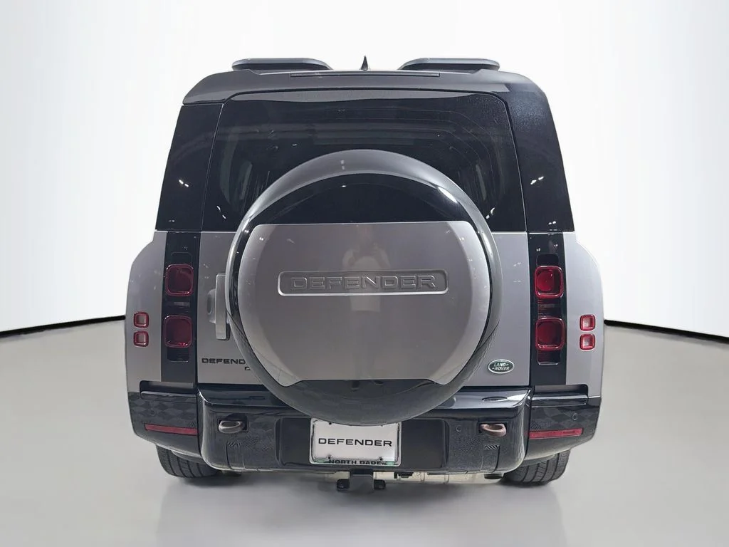 Used 2023 Eiger Grey Metallic Land Rover X-Dynamic SE image 6